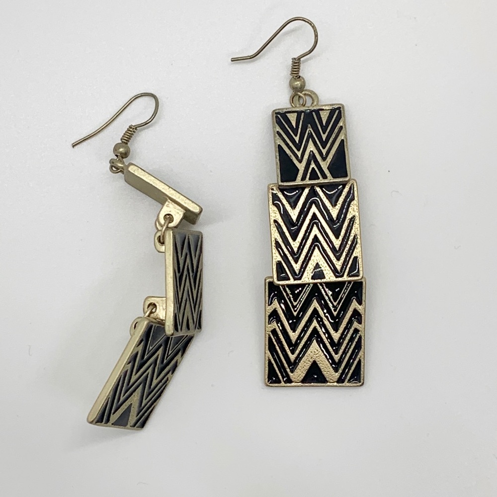 Earrings - Picture 3 of 4